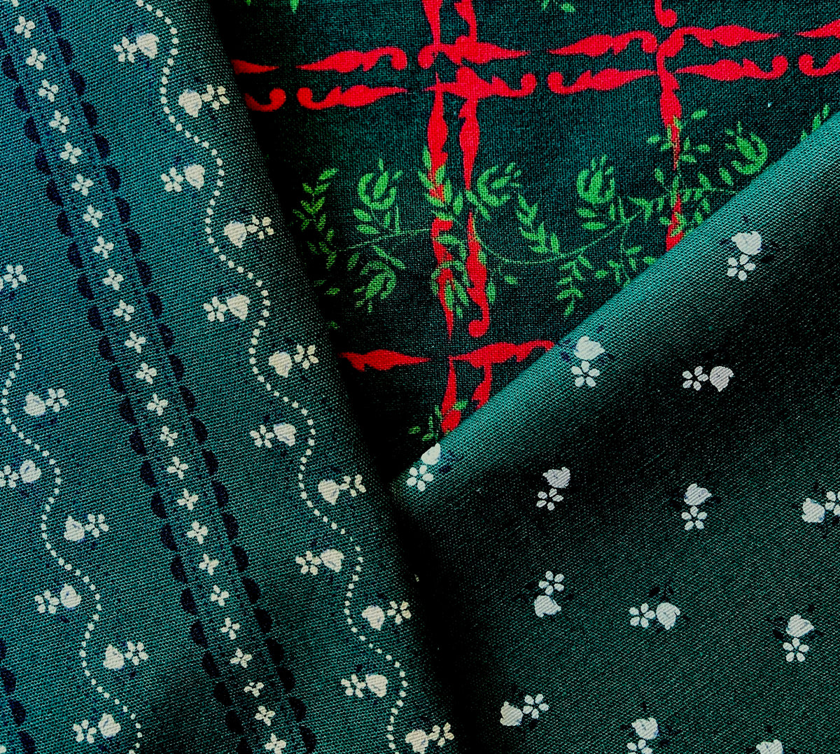 "Joppe" by Seisser & Cie. - Washed hunting green organic linen, Heritage Cut