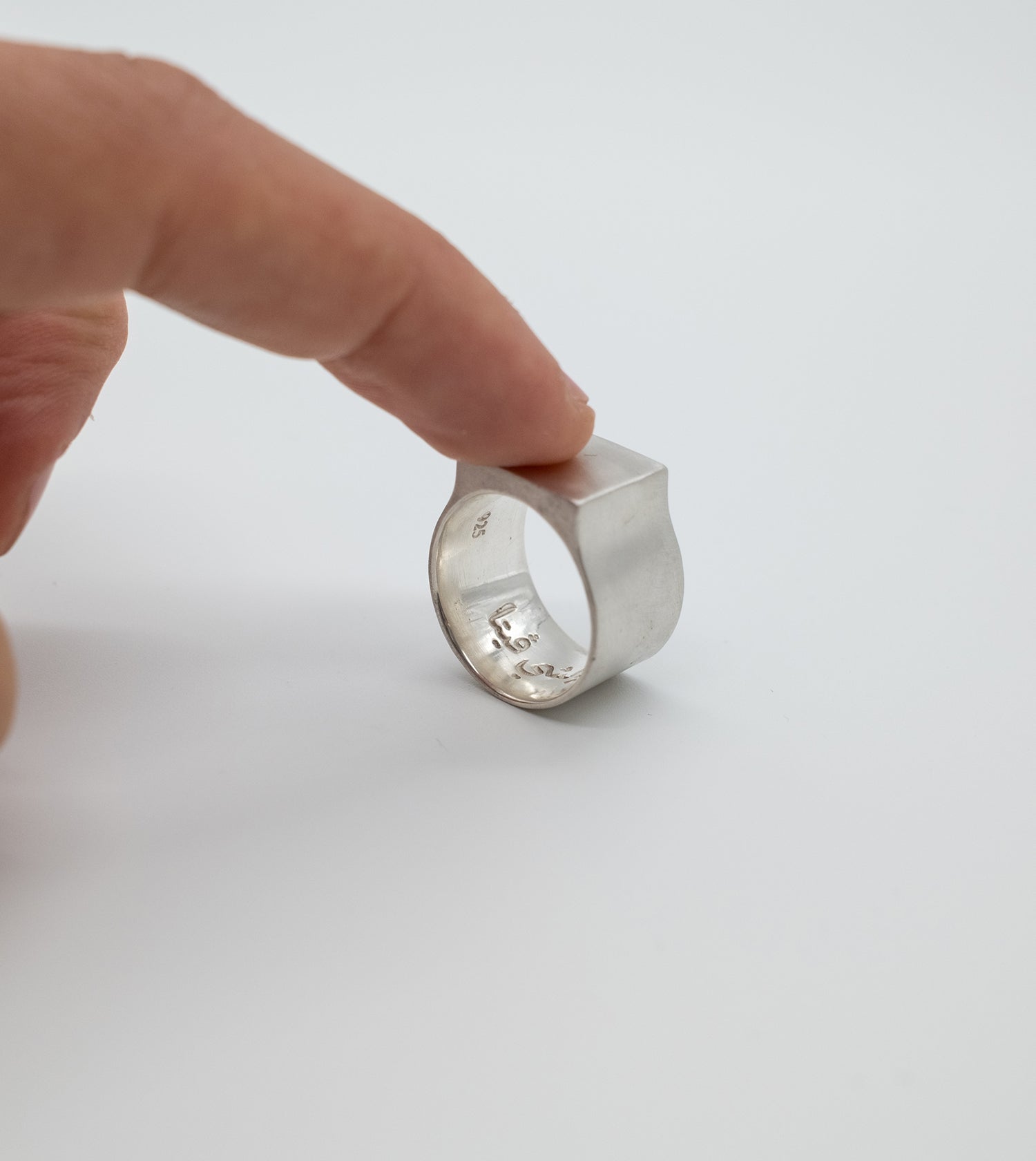 M-R25 Signet Ring Andalus