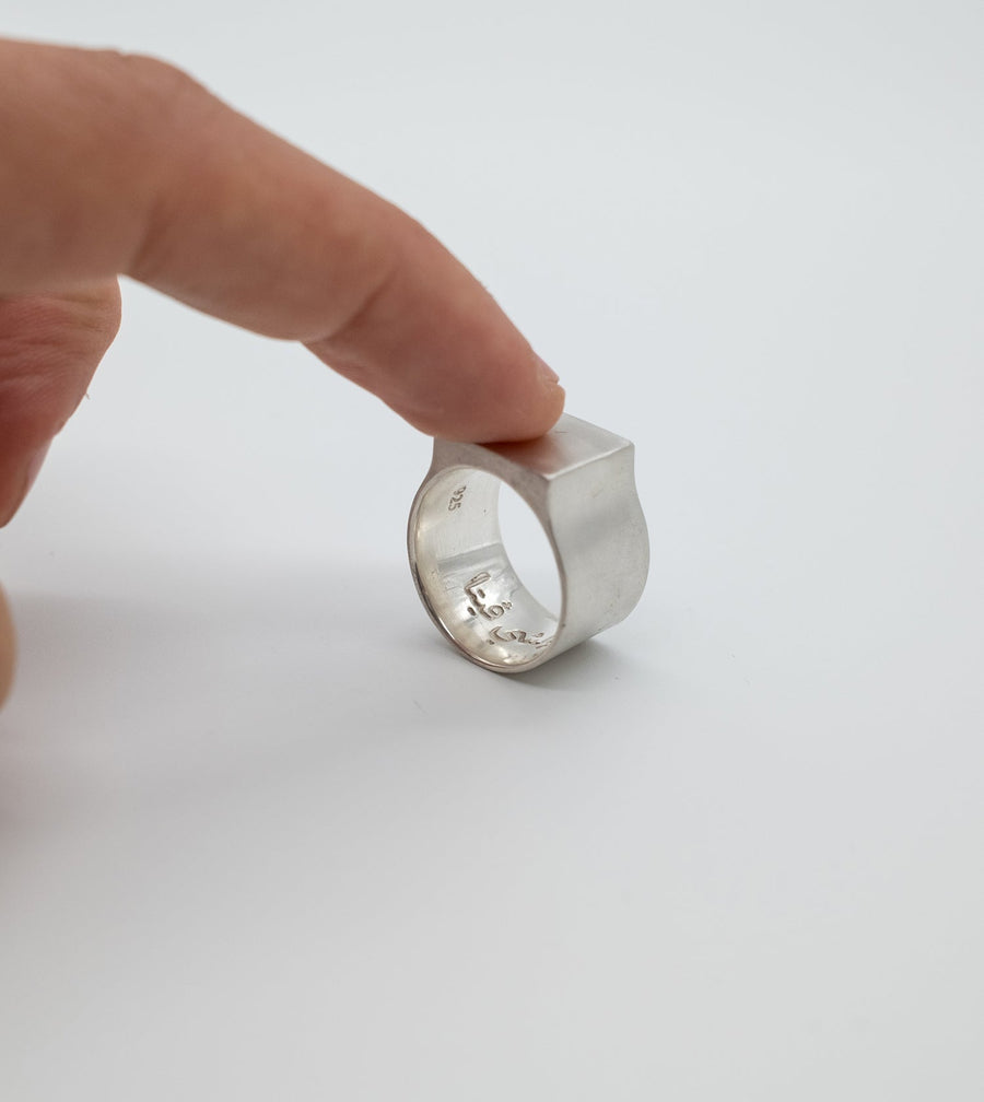 M-R25 Signet Ring Andalus